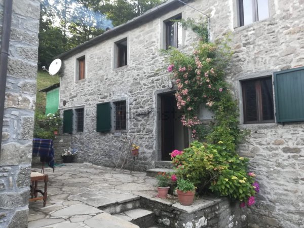 casa indipendente in vendita a Castiglione di Garfagnana