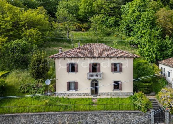 casa indipendente in vendita a Castiglione di Garfagnana
