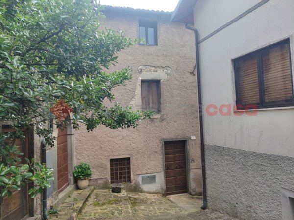 casa indipendente in vendita a Castiglione di Garfagnana