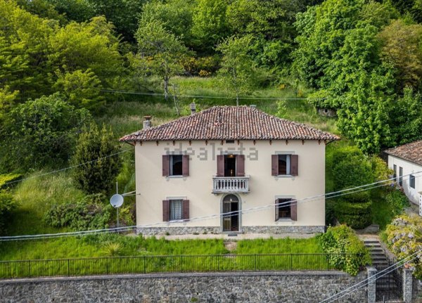 casa indipendente in vendita a Castiglione di Garfagnana