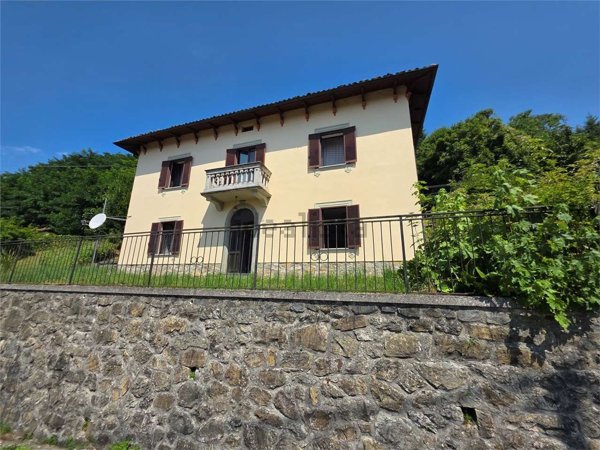 casa indipendente in vendita a Castiglione di Garfagnana in zona Cerageto