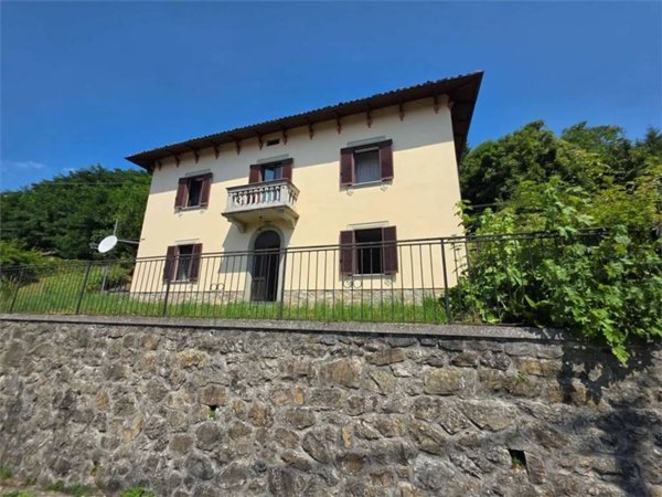 casa indipendente in vendita a Castiglione di Garfagnana in zona Cerageto