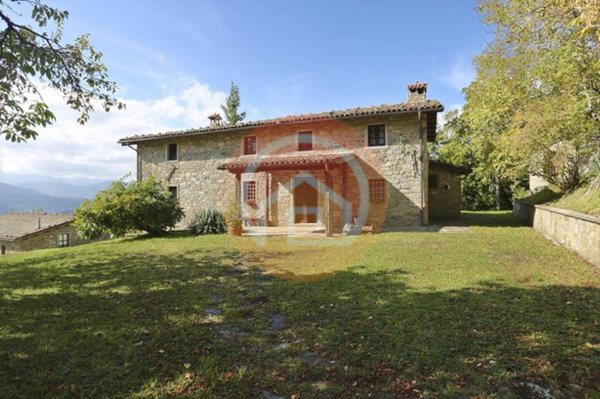 casa indipendente in vendita a Castiglione di Garfagnana in zona Cerageto