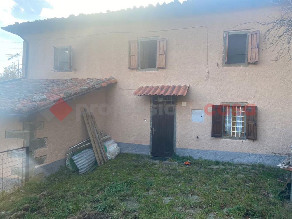 appartamento in vendita a Castiglione di Garfagnana in zona Chiozza