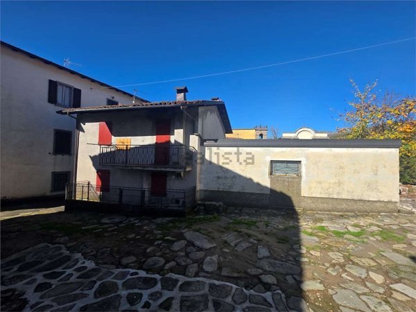 casa indipendente in vendita a Castiglione di Garfagnana in zona Campori