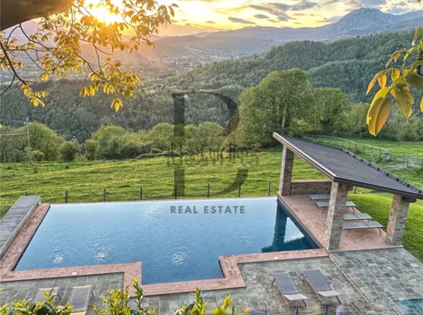 casa indipendente in vendita a Castiglione di Garfagnana