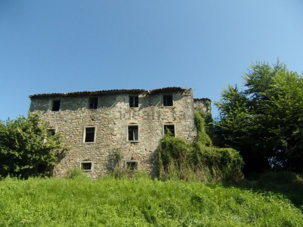 casale in vendita a Castiglione di Garfagnana
