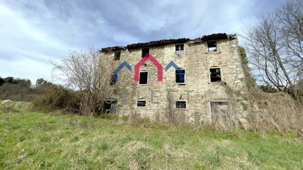 casa indipendente in vendita a Castiglione di Garfagnana