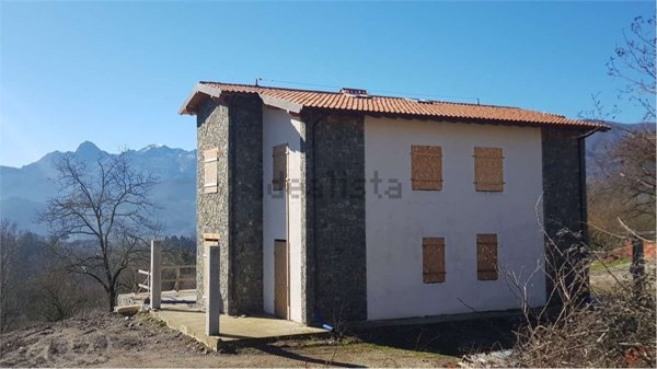 casa indipendente in vendita a Castiglione di Garfagnana