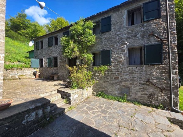 casa indipendente in vendita a Castiglione di Garfagnana