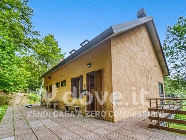 casa indipendente in vendita a Castiglione di Garfagnana in zona Valbona