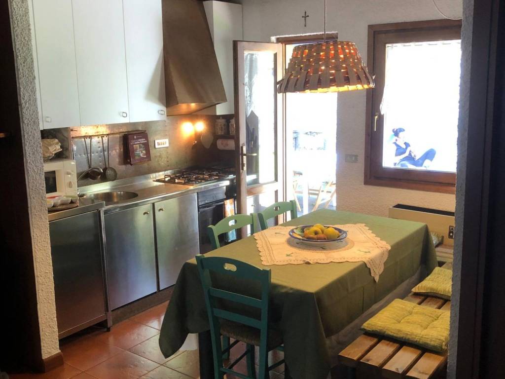 casa indipendente in vendita a Castiglione di Garfagnana in zona Cerageto