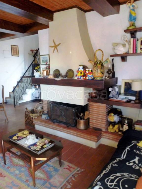 casa indipendente in vendita a Coreglia Antelminelli