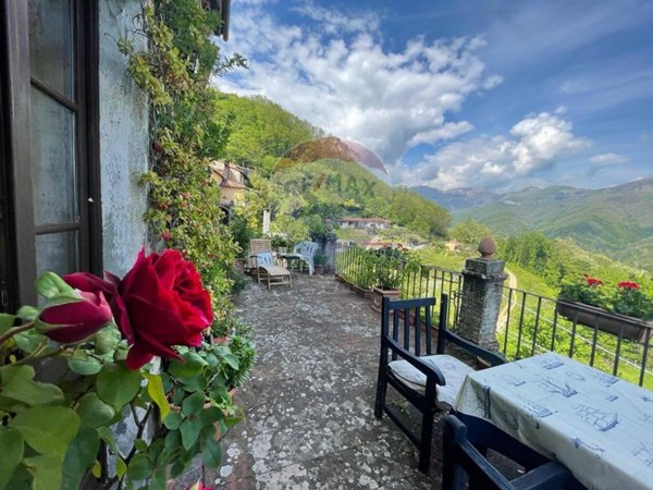 casa indipendente in vendita a Coreglia Antelminelli in zona Vitiana