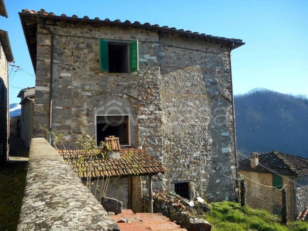 casa indipendente in vendita a Coreglia Antelminelli