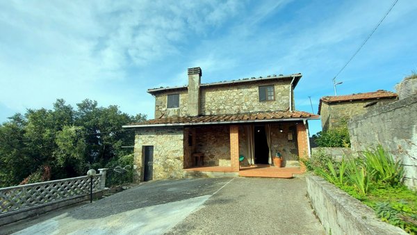 casa indipendente in vendita a Coreglia Antelminelli