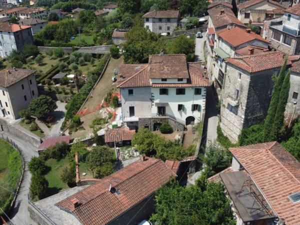 casa indipendente in vendita a Coreglia Antelminelli in zona Ghivizzano