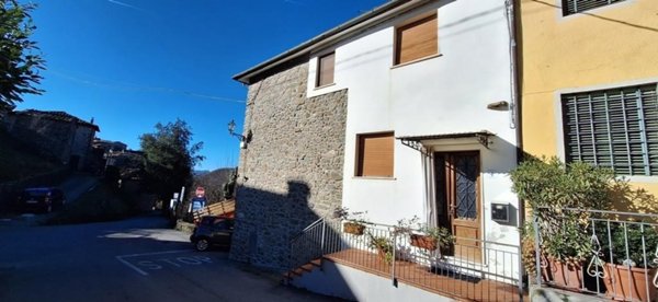 casa indipendente in vendita a Coreglia Antelminelli