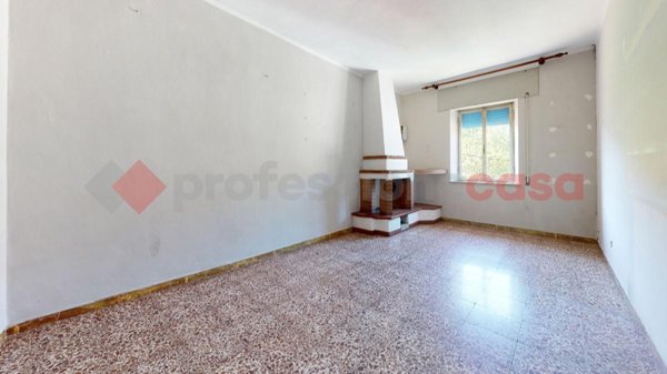 casa indipendente in vendita a Coreglia Antelminelli in zona Ghivizzano