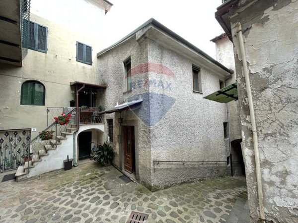casa indipendente in vendita a Coreglia Antelminelli in zona Ghivizzano