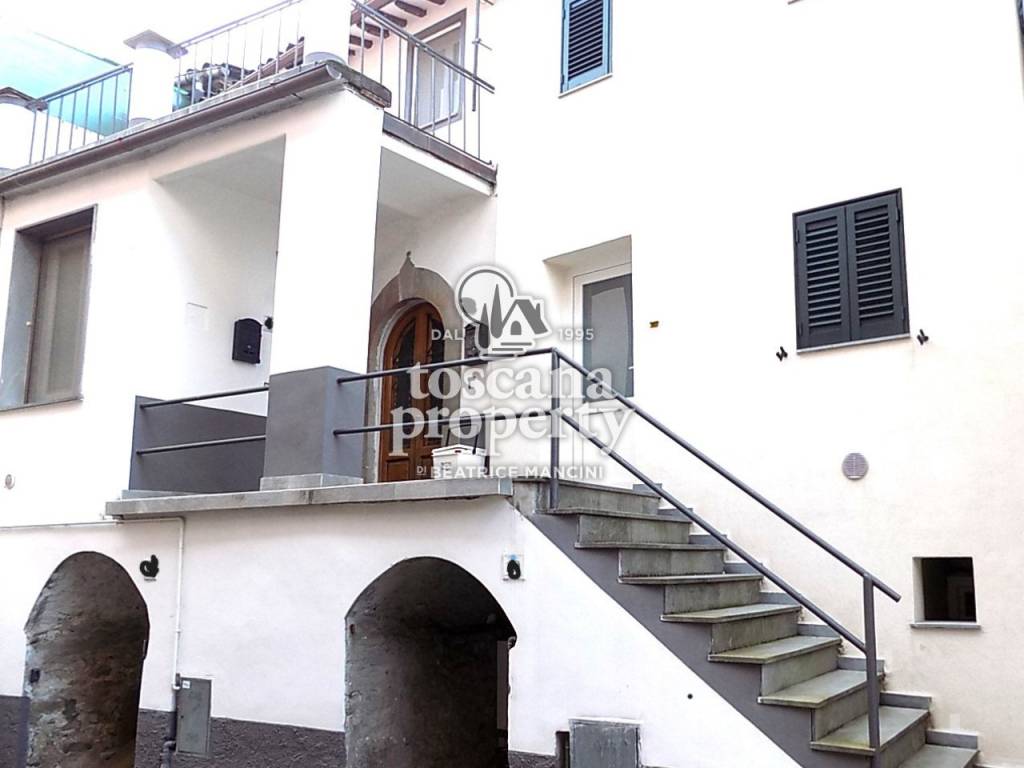 casa indipendente in vendita a Coreglia Antelminelli in zona Ghivizzano