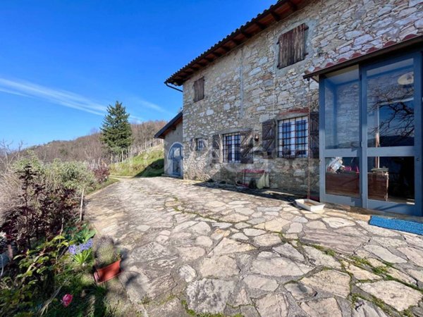 casa indipendente in vendita a Coreglia Antelminelli