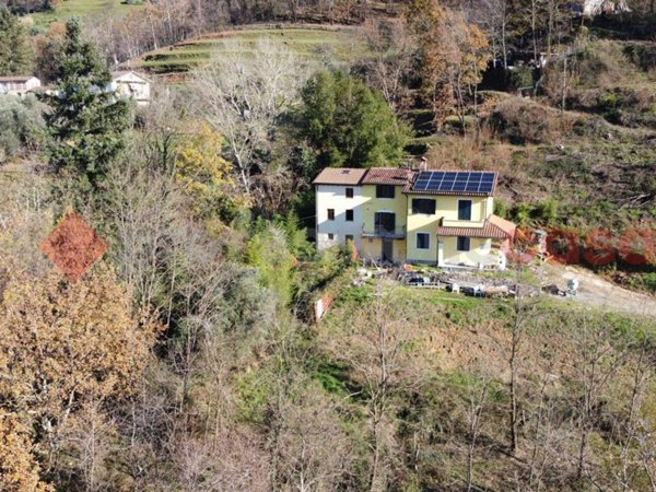 casa indipendente in vendita a Coreglia Antelminelli