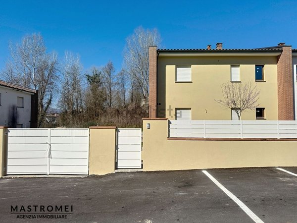 casa indipendente in vendita a Coreglia Antelminelli in zona Calavorno