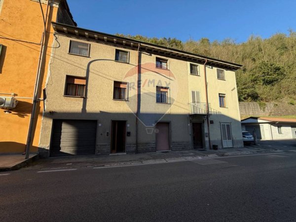 casa indipendente in vendita a Coreglia Antelminelli in zona Calavorno