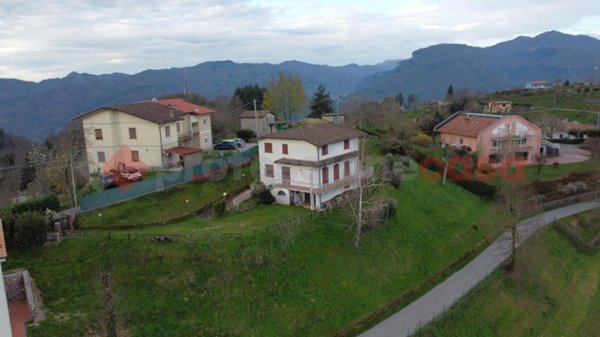 casa indipendente in vendita a Coreglia Antelminelli