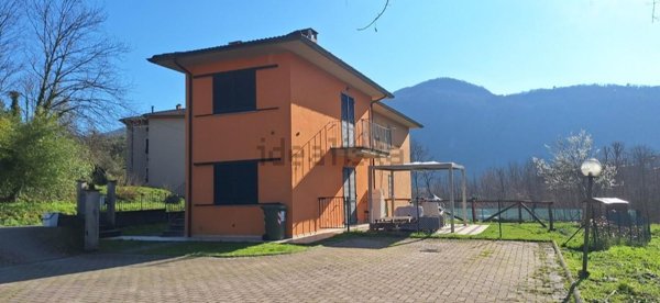 appartamento in vendita a Coreglia Antelminelli in zona Ghivizzano