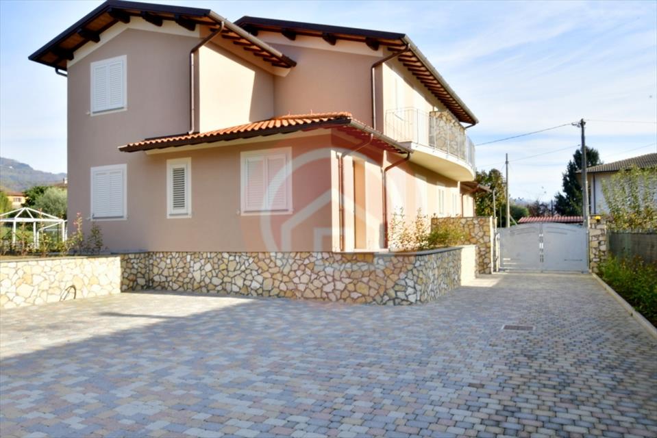 casa indipendente in vendita a Coreglia Antelminelli in zona Lucignana