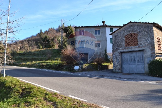 casa semindipendente a Coreglia Antelminelli in zona Piano di Coreglia