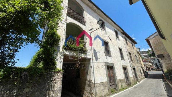 casa indipendente in vendita a Coreglia Antelminelli
