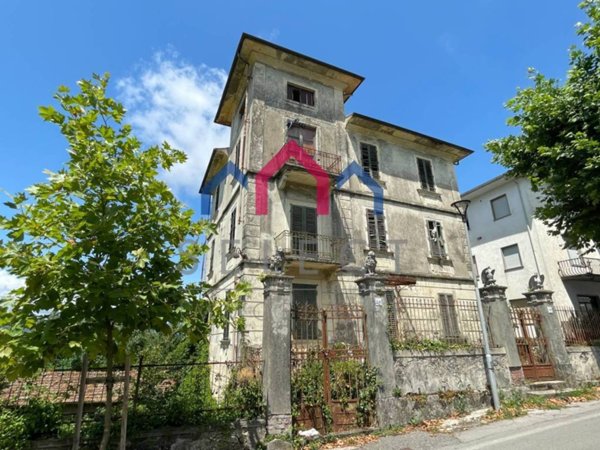 casa indipendente in vendita a Coreglia Antelminelli