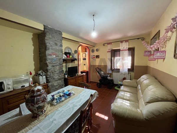 casa indipendente in vendita a Coreglia Antelminelli in zona Ghivizzano