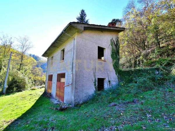 casa indipendente in vendita a Coreglia Antelminelli in zona Ghivizzano