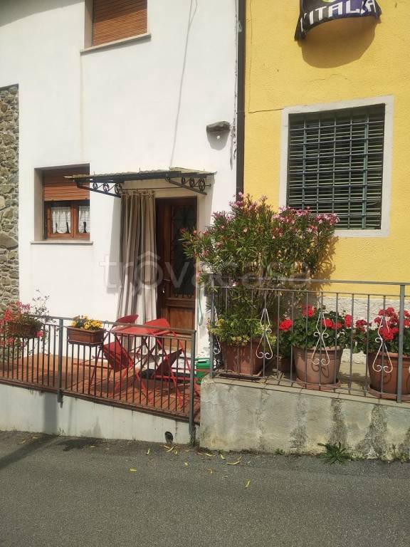 casa indipendente in vendita a Coreglia Antelminelli in zona Piano di Coreglia