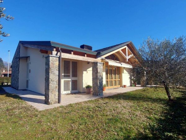 casa indipendente in vendita a Coreglia Antelminelli in zona Piano di Coreglia