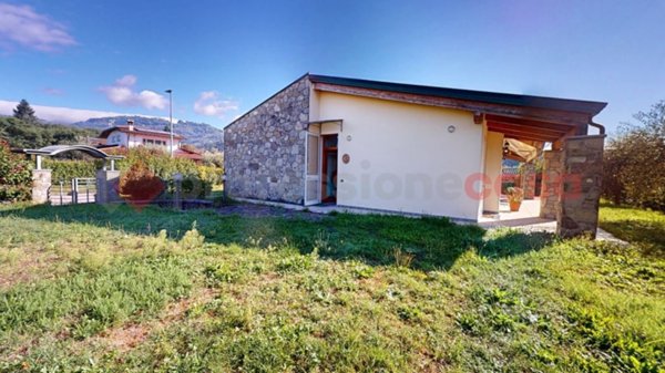 casa indipendente in vendita a Coreglia Antelminelli in zona Piano di Coreglia