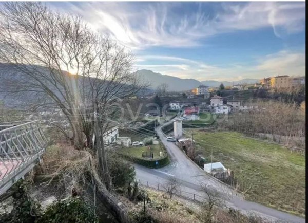 appartamento in vendita a Coreglia Antelminelli in zona Ghivizzano