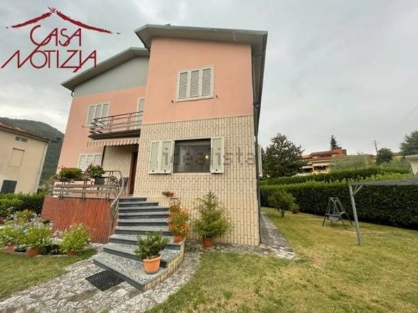 casa indipendente in vendita a Coreglia Antelminelli in zona Ghivizzano