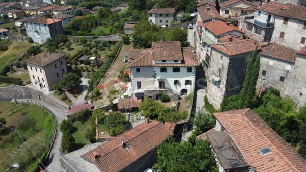 casa indipendente in vendita a Coreglia Antelminelli in zona Ghivizzano