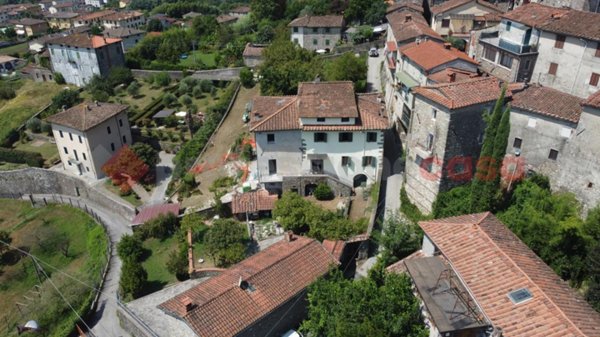 casa indipendente in vendita a Coreglia Antelminelli in zona Ghivizzano