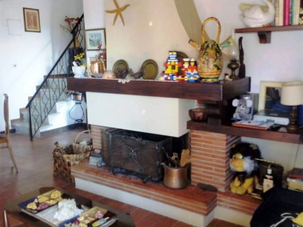 appartamento in vendita a Coreglia Antelminelli in zona Ghivizzano