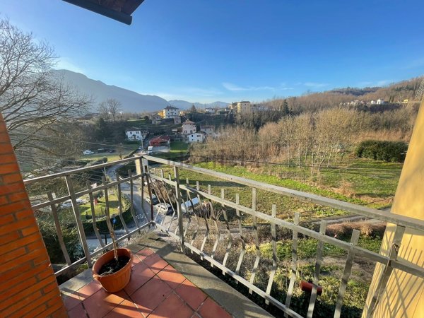 appartamento in vendita a Coreglia Antelminelli in zona Ghivizzano