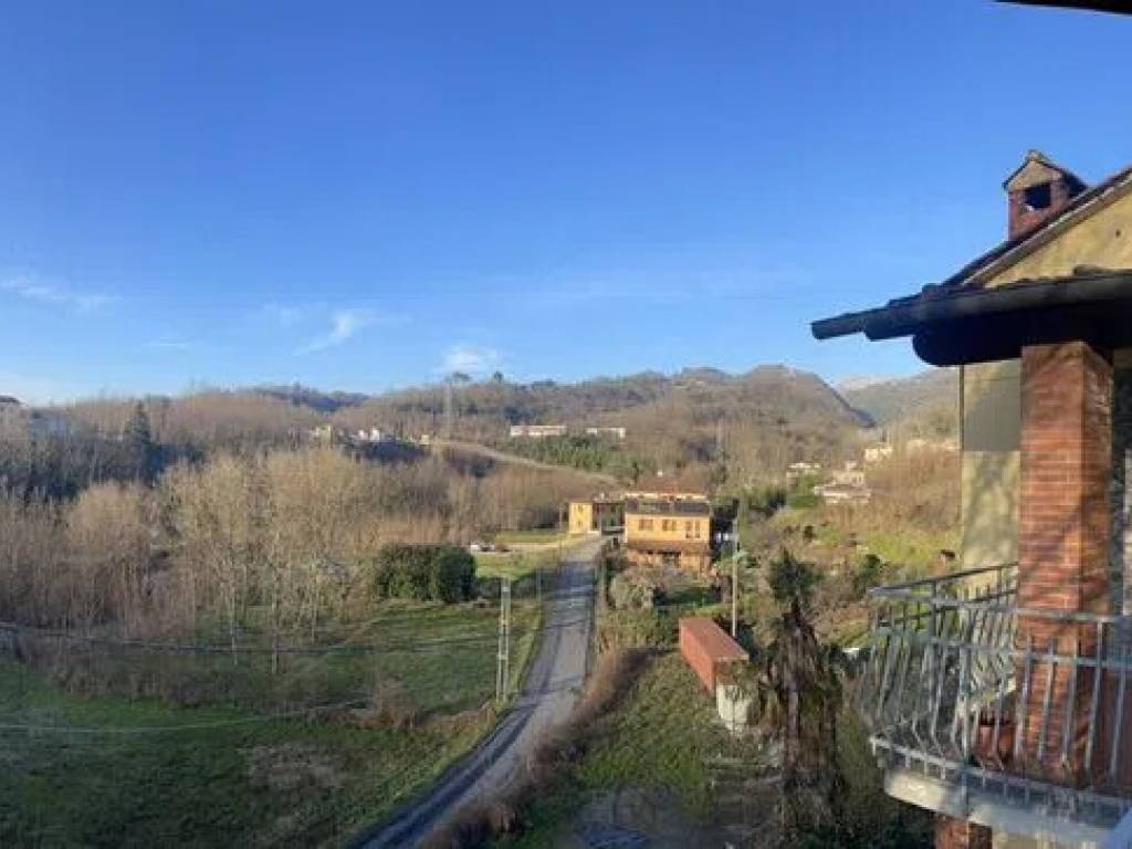 appartamento in vendita a Coreglia Antelminelli in zona Ghivizzano