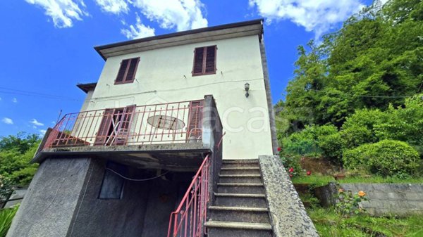 casa indipendente in vendita a Coreglia Antelminelli