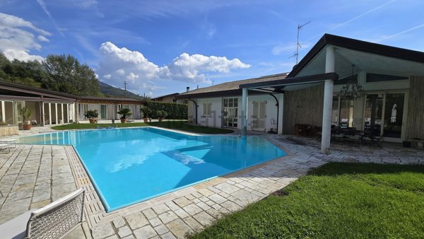 casa indipendente in vendita a Coreglia Antelminelli