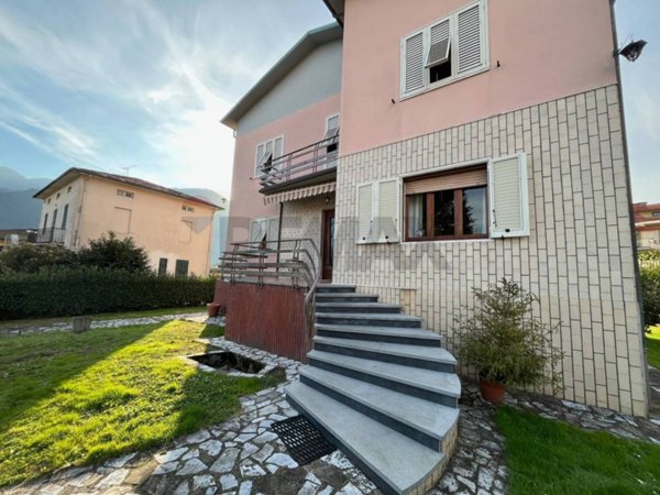 casa indipendente in vendita a Coreglia Antelminelli in zona Ghivizzano